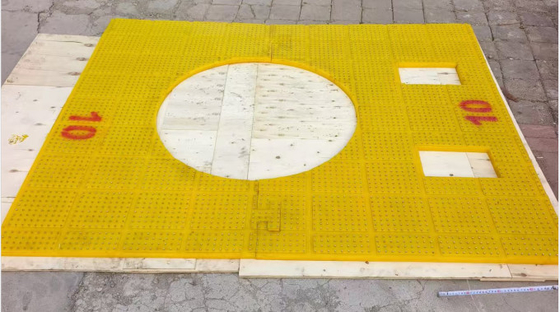 Tavolo rotativo anti-slip personalizzato Dimensioni 2100X1600 MM Materiale PU Giallo Colore Con Chiodi In Acciaio