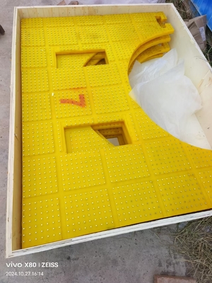 Tavolo rotativo anti-slip personalizzato Dimensioni 2100X1600 MM Materiale PU Giallo Colore Con Chiodi In Acciaio